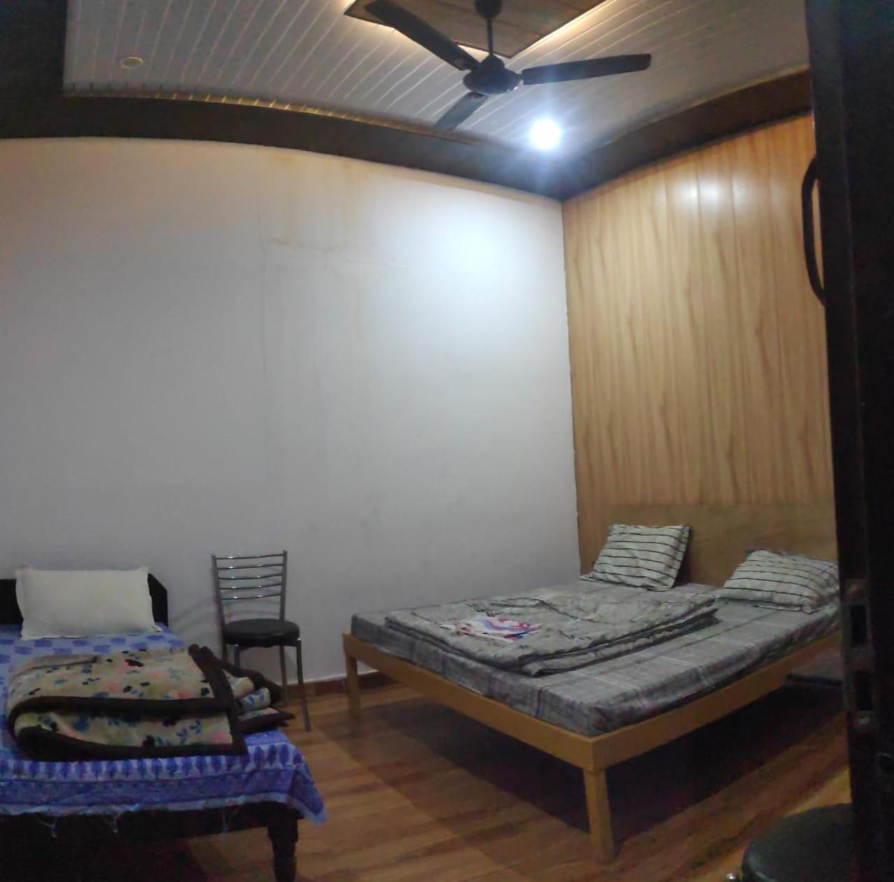 Hotel Trishul Inn Karnaprayag Bagian luar foto